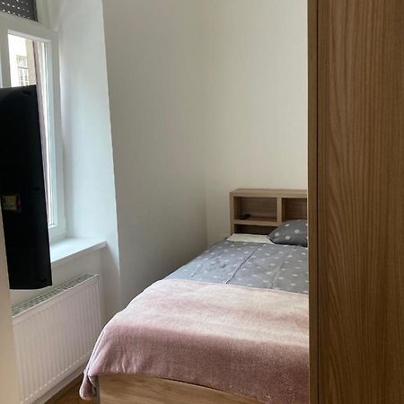 Tiny Twix Room In The City Centre Любляна Экстерьер фото